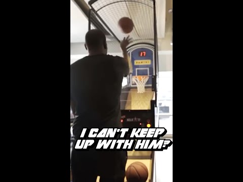 Kevin Durant vs. Famous Los In Pop-A-Shot 😂 #shorts