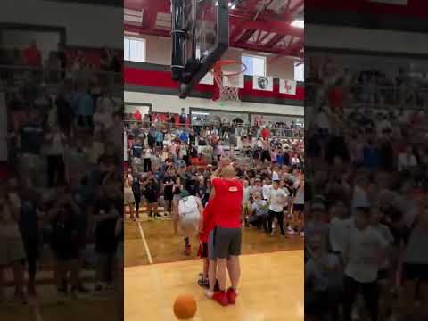Jordan Kilganon dunking over 4 people!! 🔥 #shorts