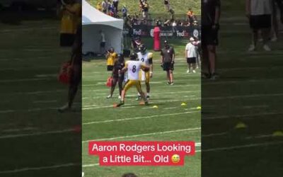 Aaron Rodgers Looking A Little Old During Training Camp 👀
